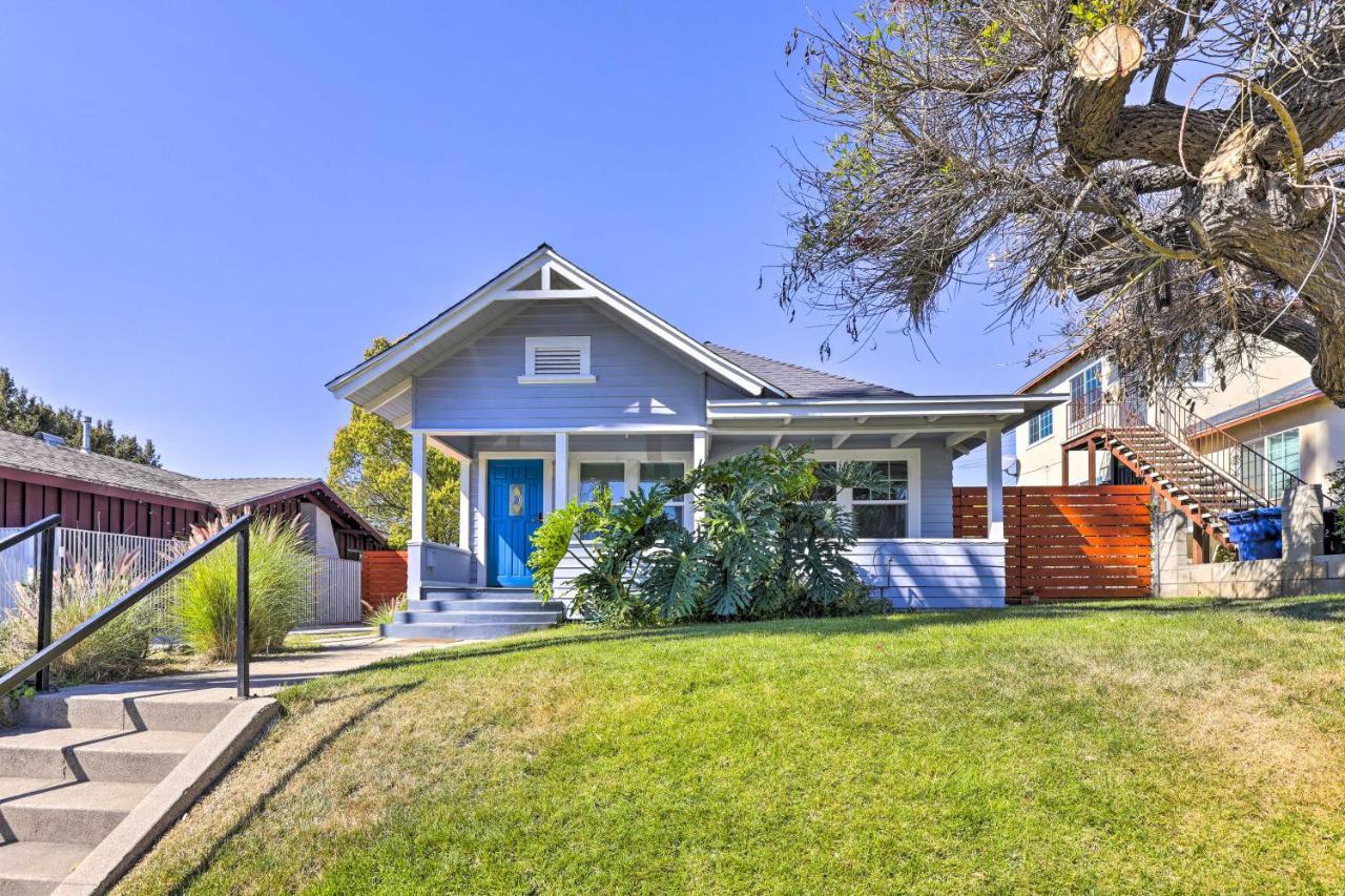 Hip And Prismatic La Gem With Curated Art Gallery Los Angeles Exterior photo